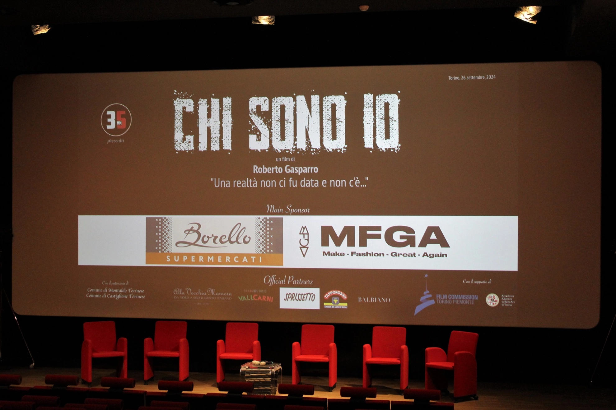 Distribuzione e comunicazione digitale 35MM Produzioni con sito ufficiale, press kit, trailer, metadata e materiali promozionali per film e documentari